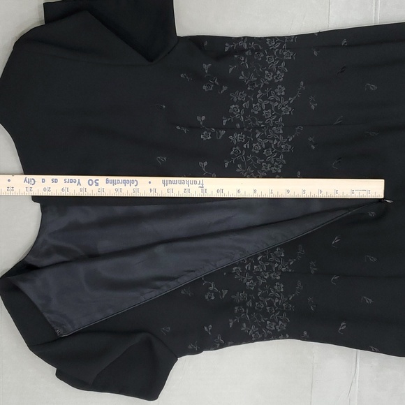 Talbots dress women's size 16 black floral embroidery short sleeve zip back slit - Picture 6 of 11